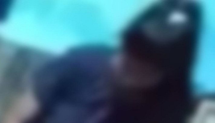 শরীর দেখিয়ে নেতাদের ফাঁদে ফেলতেন নেত্রীর মেয়ে! শরীর দেখিয়ে নেতাদের ফাঁদে ফেলতেন নেত্রীর মেয়ে!