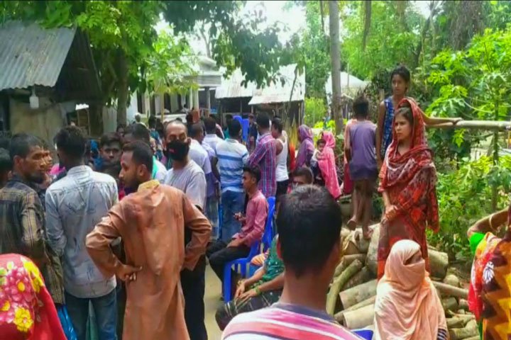 আপত্তিকর অবস্থায় ধরা, স্ত্রীর প্রেমিককে পিটিয়ে মারলেন স্বামী - the Bengali Times