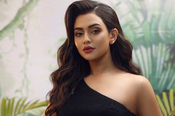 হাতখরচ জোগাতেই শোবিজে আসেন নুসরাত ফারিয়া! - the Bengali Times