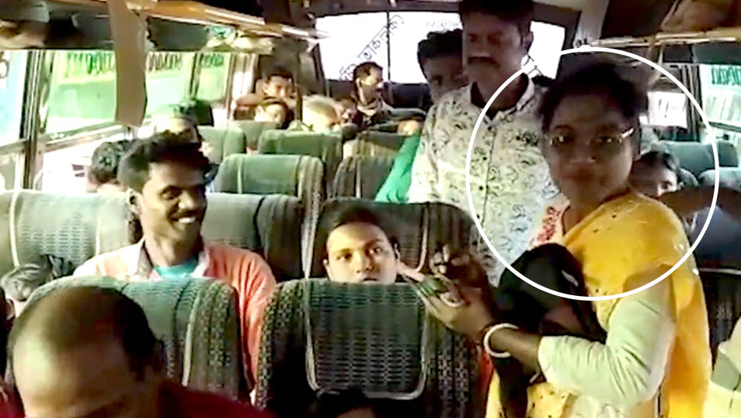 চাকরি না পেয়ে স্নাতক পাস সাগরিকা এখন বাসের কন্ডাক্টর (ভিডিও সংযুক্ত) - the Bengali Times