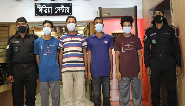 মন্দিরে হামলা ও পূজার সামগ্রী লুট করে ওরা ৪ জন! (দেখুন ভিডিও) - the Bengali Times