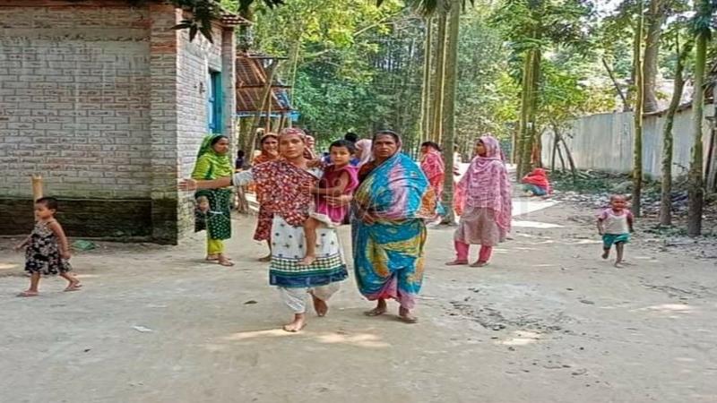 গ্রেপ্তার ও হয়রানি আতঙ্কে পুরুষশূন্য গ্রাম, চরম বিপাকে শিশু-নারীরা! - the Bengali Times