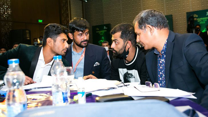 তামিম-রিয়াদদের ‘যাকে খুশি তাকে কেনার’ অনুমতি দিয়েছে বিসিবি - the Bengali Times