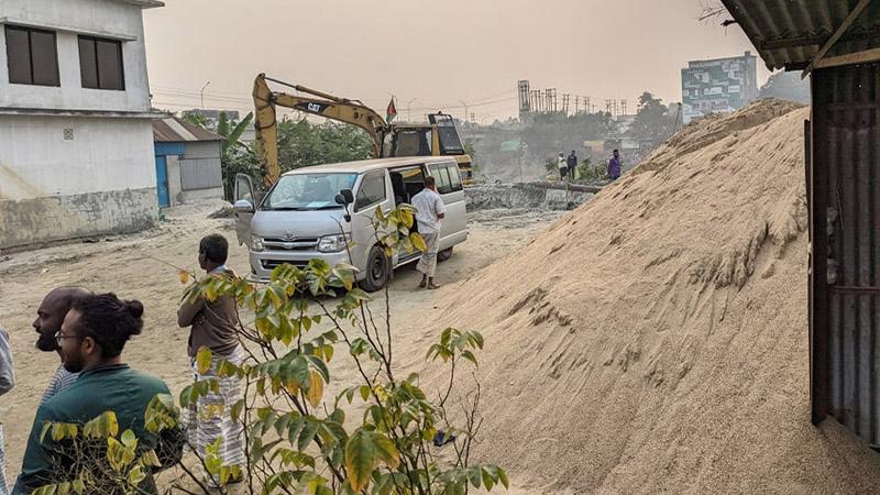 সাভারে নদী দখল-দূষণের দায়ে ১০ প্রতিষ্ঠানকে জরিমানা - the Bengali Times