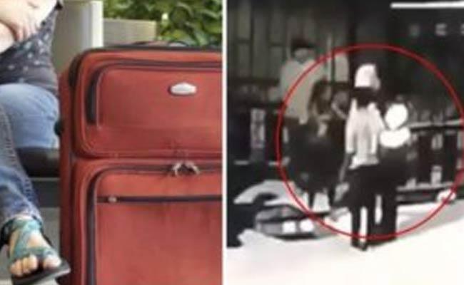 প্রেমিকাকে সুটকেসে লুকিয়ে হোস্টেলে প্রবেশের চেষ্টা ছাত্রের - the Bengali Times প্রেমিকাকে সুটকেসে লুকিয়ে হোস্টেলে প্রবেশের চেষ্টা ছাত্রের - the Bengali Times