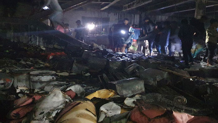 আশুলিয়ায় জুতার কারখানায় আগুন, ৩ জনের লাশ উদ্ধার - the Bengali Times