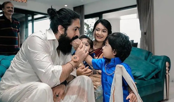 বাস কন্ডাক্টরের ছেলে যশ যেভাবে ‘সুপার স্টার’ হয়ে উঠলেন - the Bengali Times