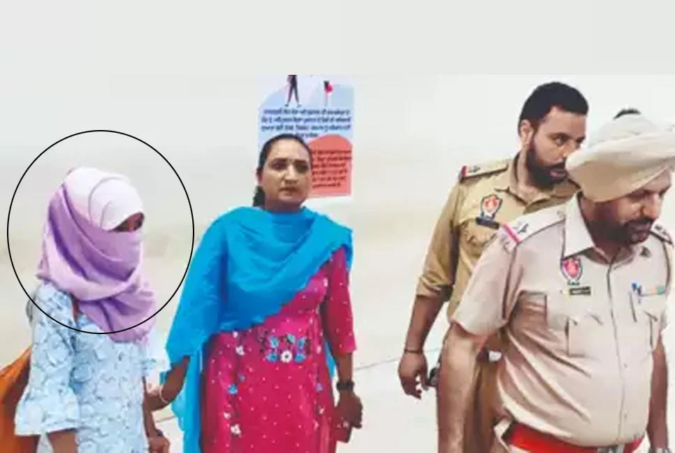 পাকিস্তানি প্রেমিকের কাছে যেতে গিয়ে সীমান্তে আটক ভারতীয় শিক্ষিকা - the Bengali Times পাকিস্তানি প্রেমিকের কাছে যেতে গিয়ে সীমান্তে আটক ভারতীয় শিক্ষিকা - the Bengali Times