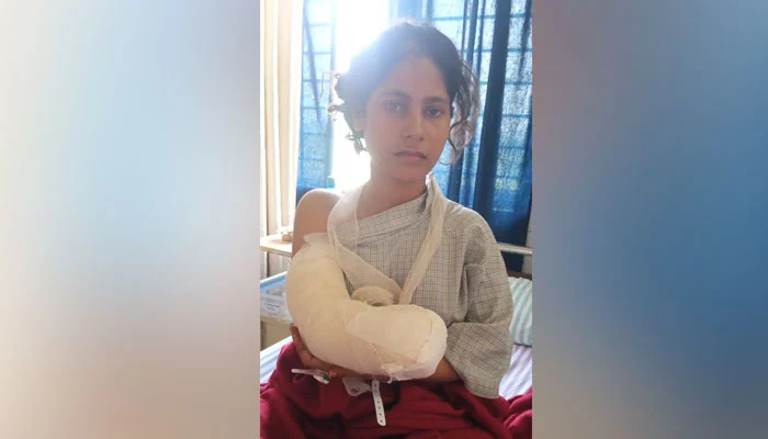 স্ত্রী সরকারি চাকরি পাওয়ায় হাত কেটে নিলো স্বামী - the Bengali Times স্ত্রী সরকারি চাকরি পাওয়ায় হাত কেটে নিলো স্বামী - the Bengali Times