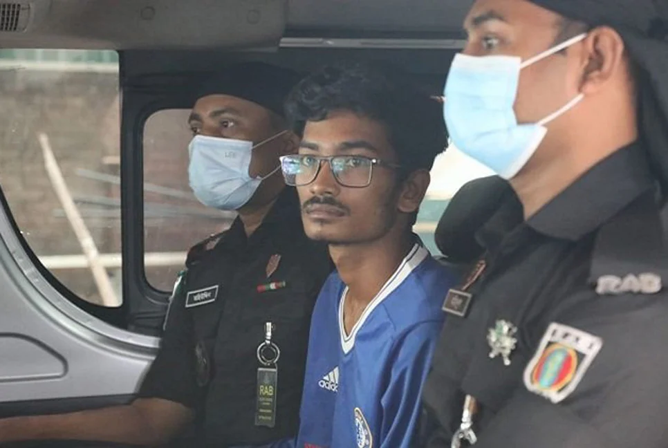 বান্ধবীর সামনে হিরোইজম দেখাতে শিক্ষককে মারধর করে জিতু: র্যাব - the Bengali Times বান্ধবীর সামনে হিরোইজম দেখাতে শিক্ষককে মারধর করে জিতু: র্যাব - the Bengali Times
