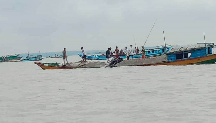 যমুনা থেকে ‘মিলেমিশে’ বালু তুলছেন আ. লীগ-বিএনপি নেতারা - the Bengali Times