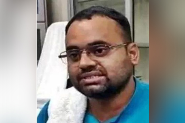 ক্লাস নিতে না পারায় বেতনের ২৪ লাখ ফেরত দিলেন শিক্ষক - the Bengali Times