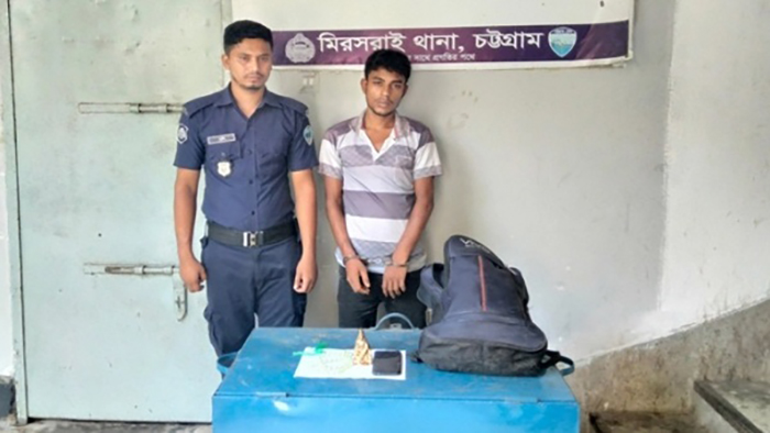 প্রবাসীর স্ত্রীর ডাকে সাড়া দিয়ে ধরা খেলেন ‘জিনের বাদশা’ - the Bengali Times