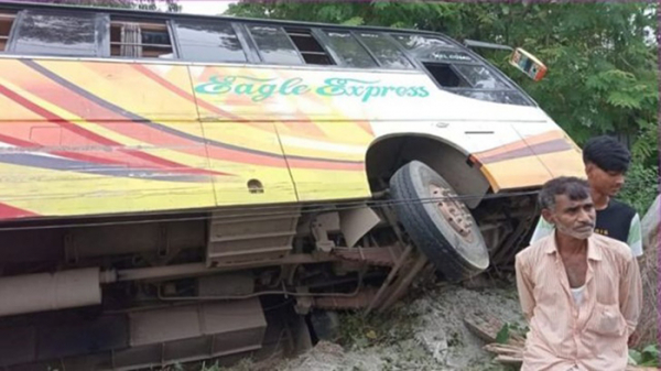 গভীর রাতে বাসে ডাকাতি-ধর্ষণের ঘটনায় জড়িতদের চিহ্নিত করেছে পুলিশ - the Bengali Times
