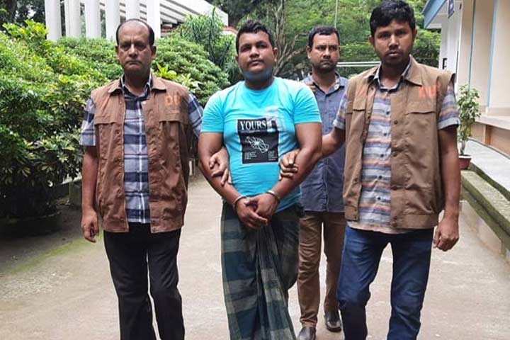 বাসে দলবদ্ধ ধর্ষণ ও ডাকাতি, গ্রেপ্তার মূলহোতা - the Bengali Times