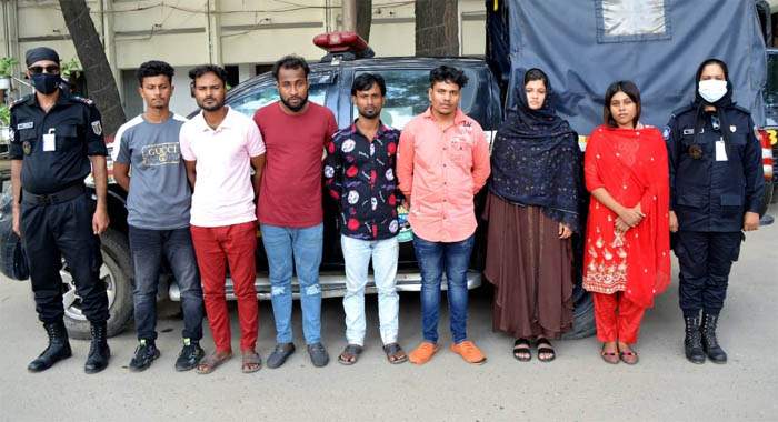 পর্নোগ্রাফির মাধ্যমে প্রতারণা: হাতিয়ে নিয়েছে কোটি টাকা - the Bengali Times