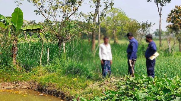 মাছের ঘেরে রক্ত, সামনে যেতেই মিলল মাথাবিহীন দেহ - the Bengali Times