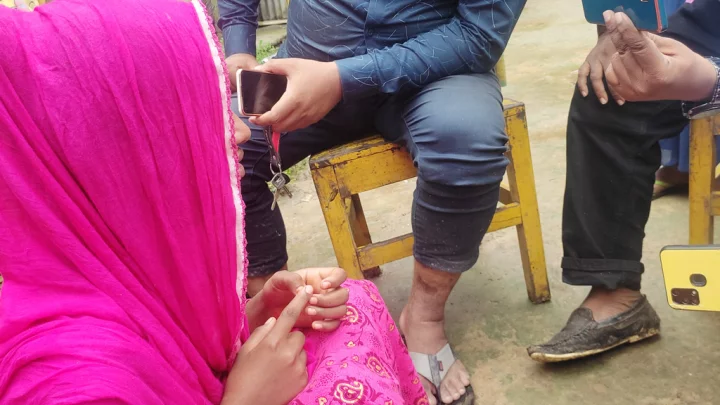 গভীর জঙ্গলে সালিস বৈঠক, পরে নারীর আত্মহত্যার অভিযোগ - the Bengali Times