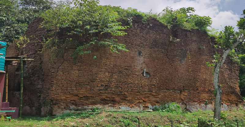 রক্ষণাবেক্ষণ ও সংস্কারের অভাবে ধবংসের দ্বারপ্রান্তে আওকরা মসজিদ - the Bengali Times