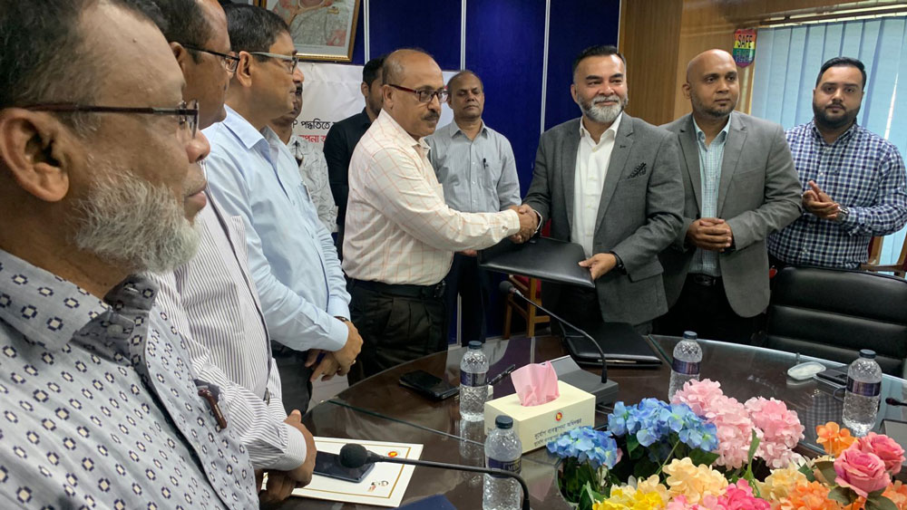 সরকারের কর্মসংস্থান কর্মসূচির মজুরি বিতরণ করবে নগদ - the Bengali Times