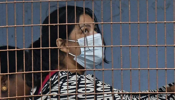 আদালতে কাঁদলেন অর্পিতা, কথা বলতে চাইলেন মায়ের সঙ্গে - the Bengali Times আদালতে কাঁদলেন অর্পিতা, কথা বলতে চাইলেন মায়ের সঙ্গে - the Bengali Times