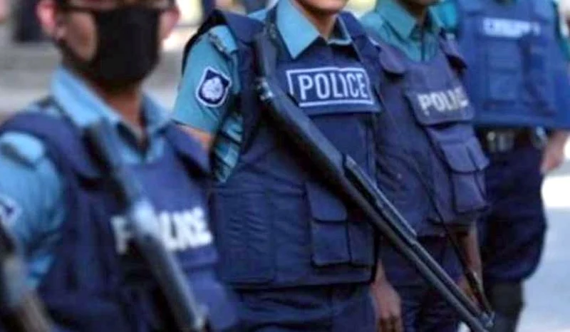 পুলিশের স্ত্রীকে নিয়ে পালিয়ে যাওয়ায় কারাগারে আরেক পুলিশ