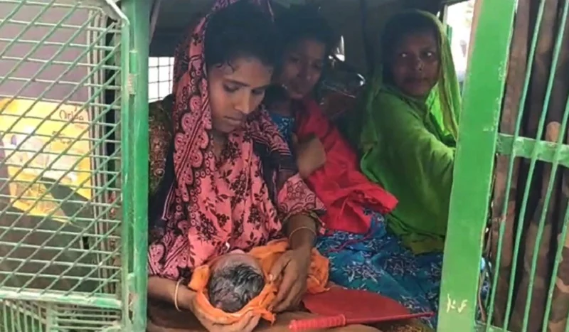 মারা গেছে বলে ফিরিয়ে দেয় হাসপাতাল, পরে অটোরিকশায় সন্তান প্রসব - the Bengali Times