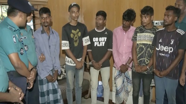 রক্তমাখা শার্ট পরে ঘোরাঘুরি, বেরিয়ে এলো চাঞ্চল্যকর তথ্য - the Bengali Times
