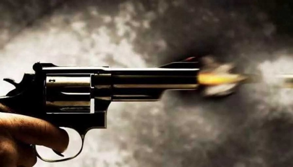 নারী সহকর্মীর সঙ্গে প্রেম নিয়ে থানার ভেতরে পুলিশের গোলাগুলি - the Bengali Times