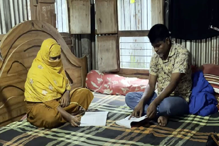 ৪০ বছর বয়সে এসএসসি পরীক্ষা দিলেন স্বামী-স্ত্রী - the Bengali Times