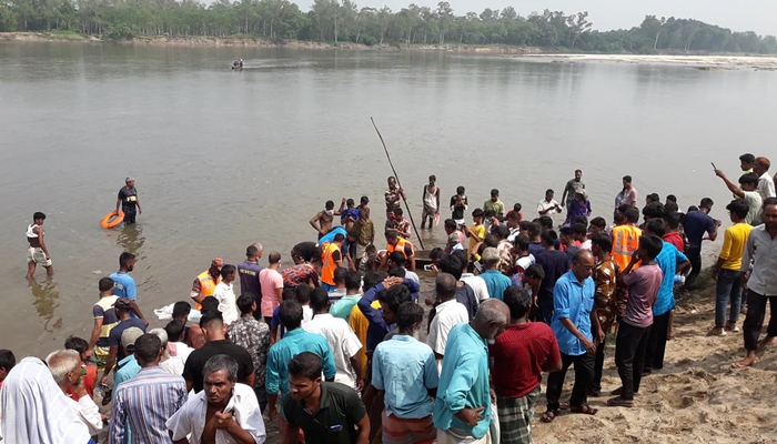 নৌকাডুবির চতুর্থ দিনে উদ্ধার আরও এক মরদেহ, নিহত বেড়ে ৬৯ - the Bengali Times