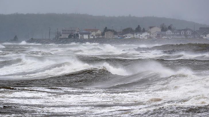 ‘powerful’ Hurricane Fiona Hits Canada : কানাডায় ‘ফিওনা’র আঘাতে লণ্ডভণ্ড ৩ রাজ্য - the Bengali Times