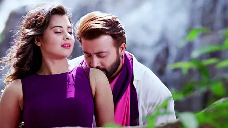 শাকিব বিতর্কে অবশেষে মুখ খুললেন বুবলী - the Bengali Times