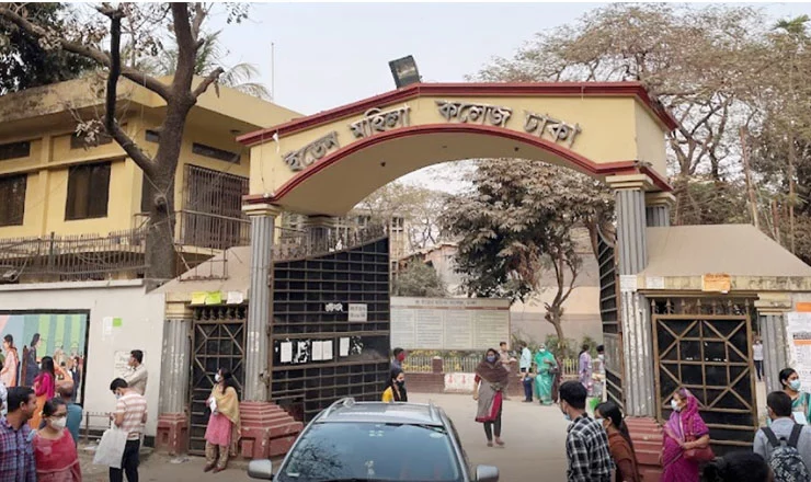 ইডেনে সুন্দরী ছাত্রীদের দিয়ে ‘অনৈতিক কাজের’ অভিযোগ : তদন্ত প্রতিবেদনে যা জানা গেল - the Bengali Times ইডেনে সুন্দরী ছাত্রীদের দিয়ে ‘অনৈতিক কাজের’ অভিযোগ : তদন্ত প্রতিবেদনে যা জানা গেল - the Bengali Times