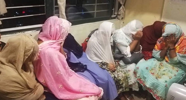 গুলশানে স্পা সেন্টারে ‘অনৈতিক কার্যকলাপ’, নারীসহ আটক ২৫ - the Bengali Times গুলশানে স্পা সেন্টারে ‘অনৈতিক কার্যকলাপ’, নারীসহ আটক ২৫ - the Bengali Times