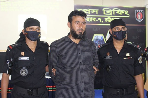 মগভর্তি অ্যাসিড দিয়ে কামাল বলেছিলেন ‘তোর জন্য চা এনেছি, চা খা’ - the Bengali Times