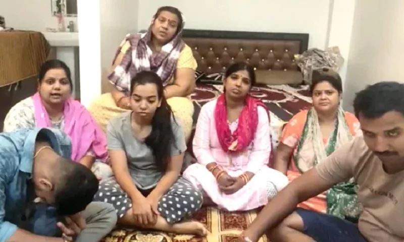 রাগের মাথায় ফাঁস দিলেন স্ত্রী, ভিডিও করলেন স্বামী - the Bengali Times