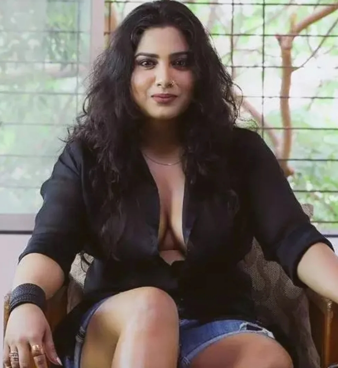 Kavita Bhabhi : ইন্টারনেট দুনিয়ায় সবচেয়ে সাহসী অভিনয় করলেন কবিতা ভাবি - the Bengali Times
