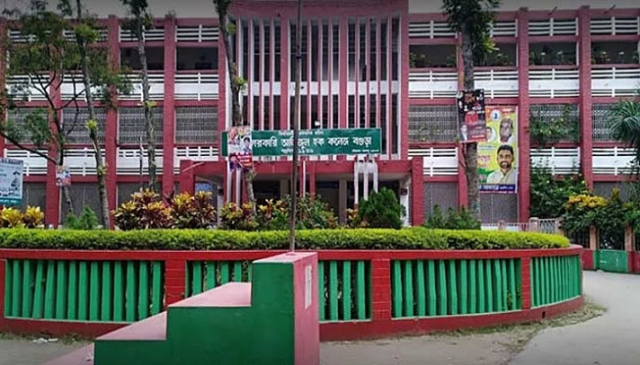 প্রেমের ফাঁদে ফেলে ধর্ষণ ও ভিডিও ধারণ, কলেজশিক্ষক গ্রেপ্তার - the Bengali Times