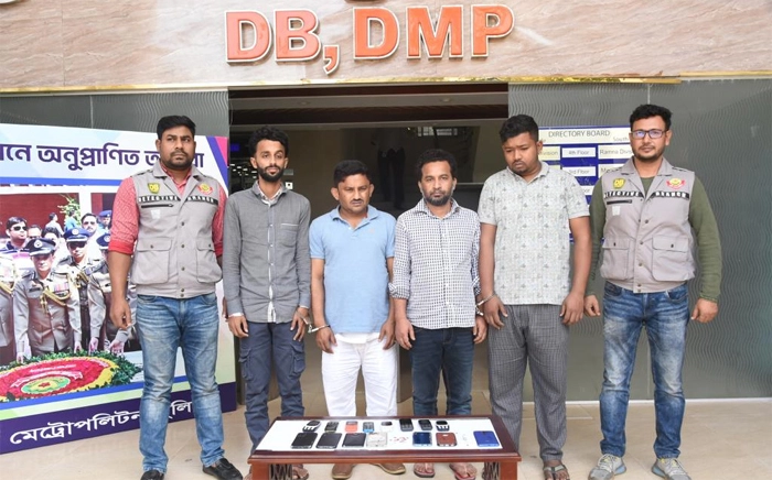 ১৭ বছর ধরে যেভাবে ডেবিট-ক্রেডিট কার্ড ও বিকাশ প্রতারণা চালাচ্ছিল রেজাউল - the Bengali Times