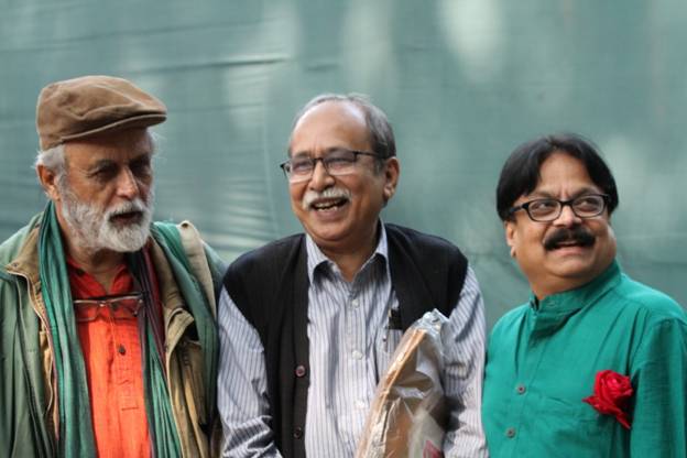 একটি গ্রুপ ছবি এবং ব্যাঙেদের সেই গল্পটা - the Bengali Times