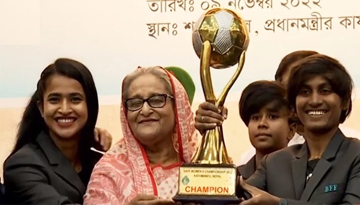 সাফজয়ীদের ৫ লাখ করে টাকা দিলেন প্রধানমন্ত্রী - the Bengali Times