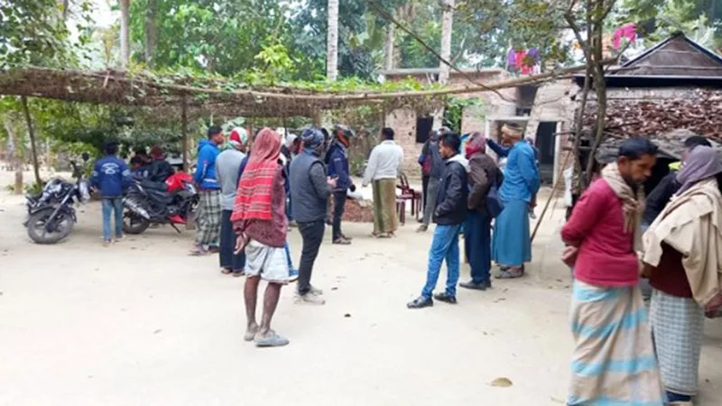 বিয়ের দাবিতে ছাত্রলীগ নেতার বাড়িতে তরুণীর অনশন - the Bengali Times