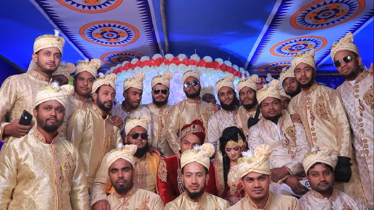 কনের বাড়িতে এসে হাজির ৭০ বর! - the Bengali Times কনের বাড়িতে এসে হাজির ৭০ বর! - the Bengali Times