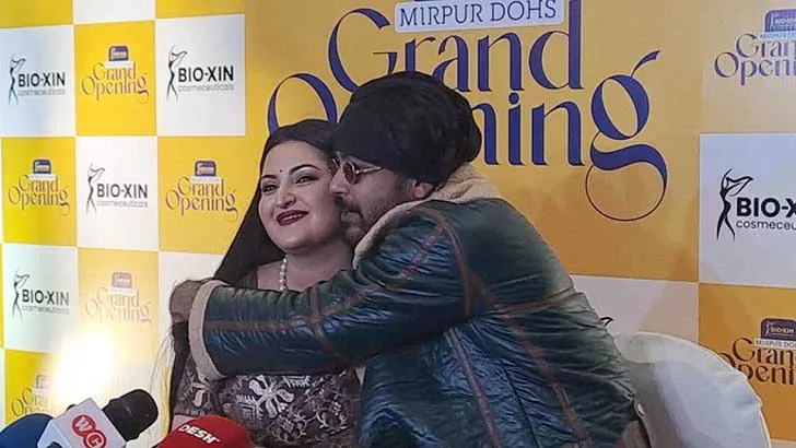 যেভাবে পরীমনির রাগ ভাঙান রাজ - the Bengali Times