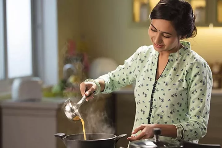 এই টিপস মানলেই ১ মাসের রান্নার গ্যাস চলবে ২ মাস!