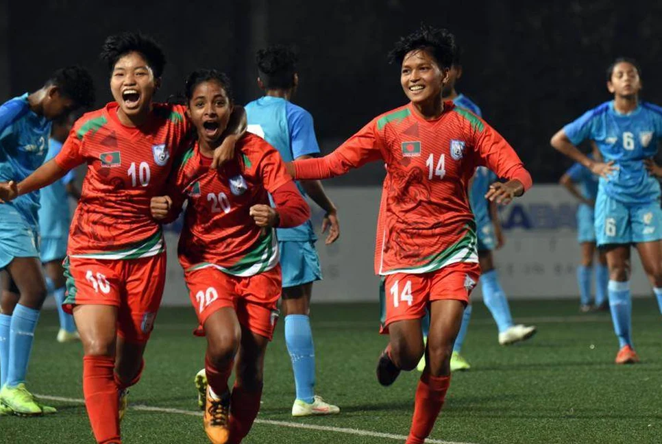 ভারতকে হারিয়ে শিরোপার আশা বাঁচিয়ে রাখল বাংলাদেশ - the Bengali Times