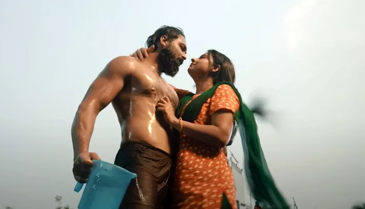 প্রকাশ্যে রোমান্স আদর ও বুবলীর - the Bengali Times