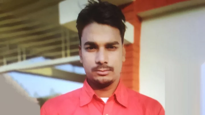 ভোলাহাটে স্কুলকক্ষে আপত্তিকর অবস্থায় কলেজছাত্রীসহ দপ্তরি আটক - the Bengali Times