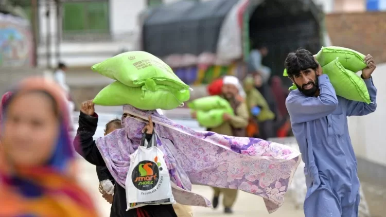 করাচিতে বিক্রি হচ্ছে বিশ্বের সবচেয়ে দামি আটা! - the Bengali Times